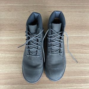 Size 4 Timberline shoes